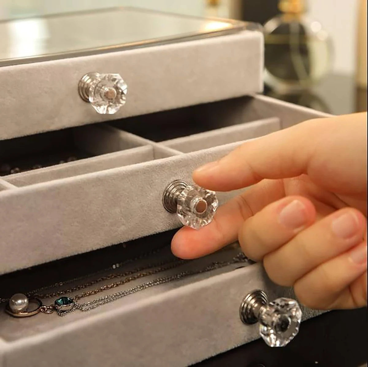 Jewellery Organizer Box – Portable Multi-Compartment Travel Storage Case for Rings, Earrings & Necklaces